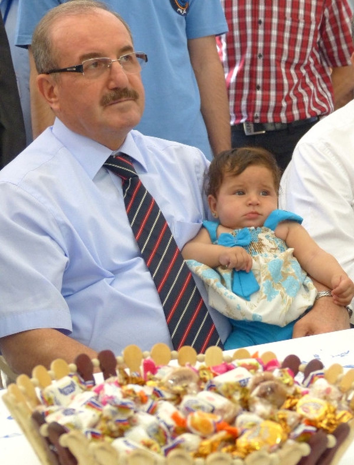Vali Kocatepe\'den Suriyeli Çocuklara Şefkat