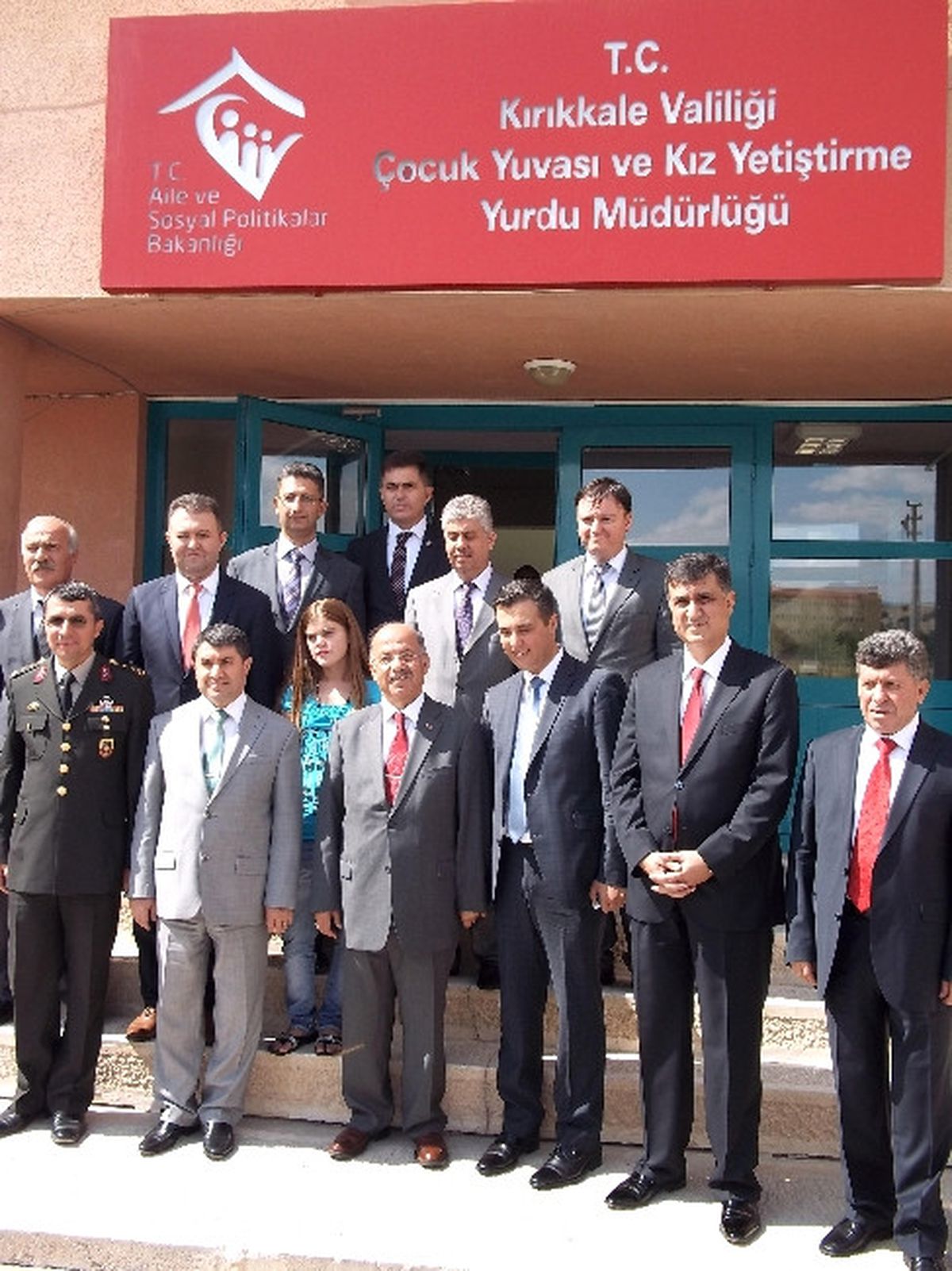 Vali Kolat\'tan Çocuklara Bayram Harçlığı