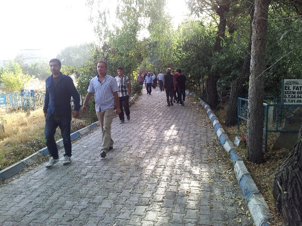 Van\'da Mezarlık Ziyaretleri