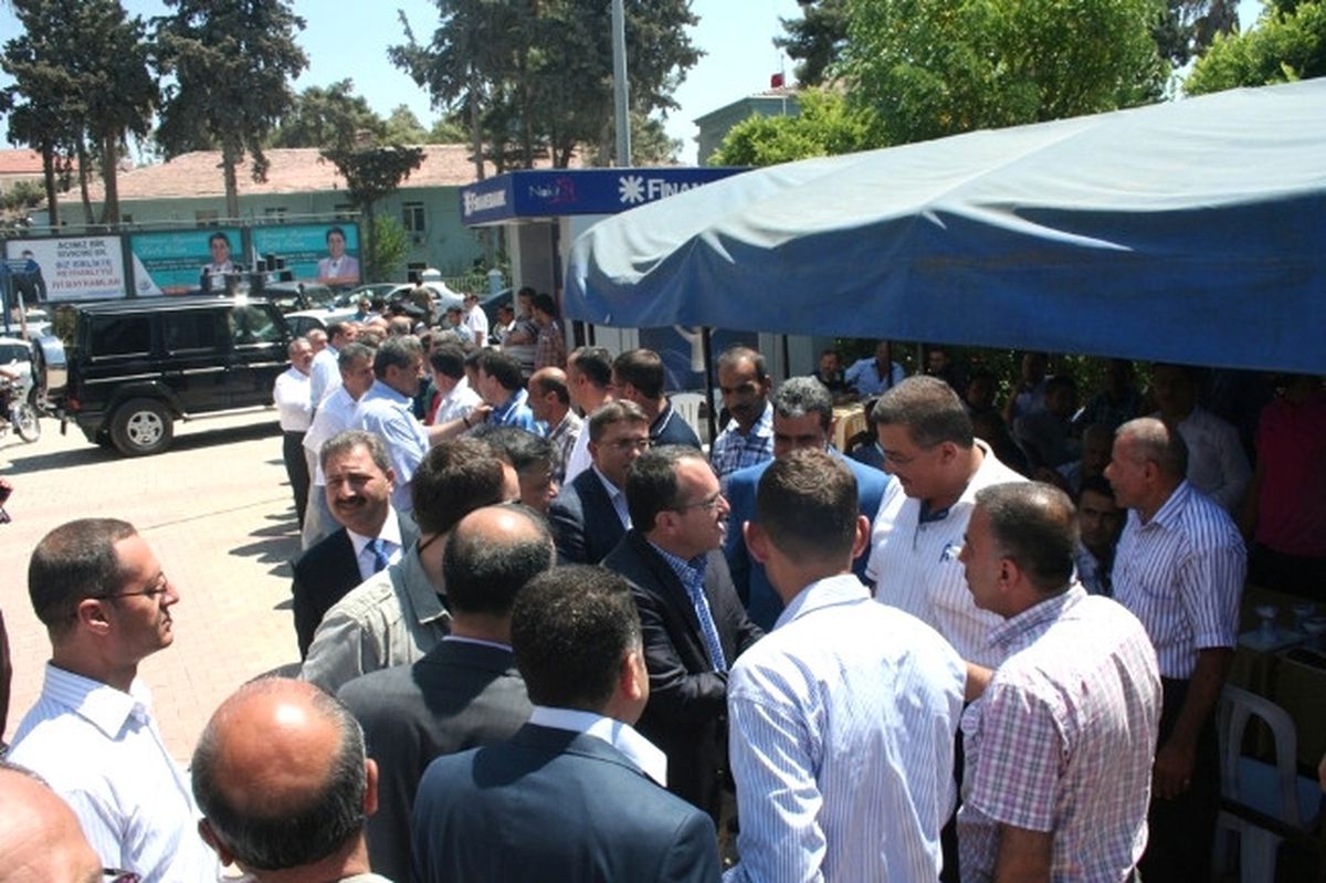 Adalet Bakanı Ergin, Reyhanlı\'da Bayramlaşma Törenine Katıldı