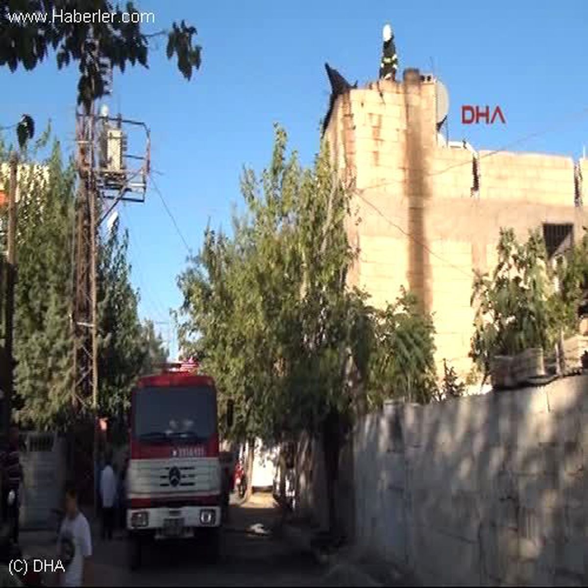 Adıyaman\'da Odunlukta Yangın Paniği