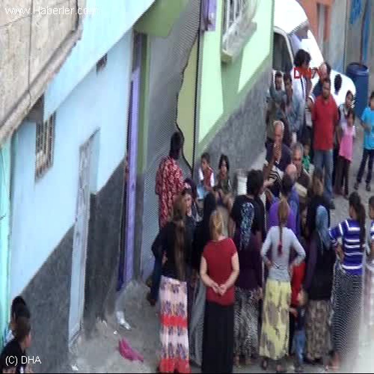 Gaziantep\'te Akrabalar Arasında Kavga: 6 Yaralı, 7 Gözaltı