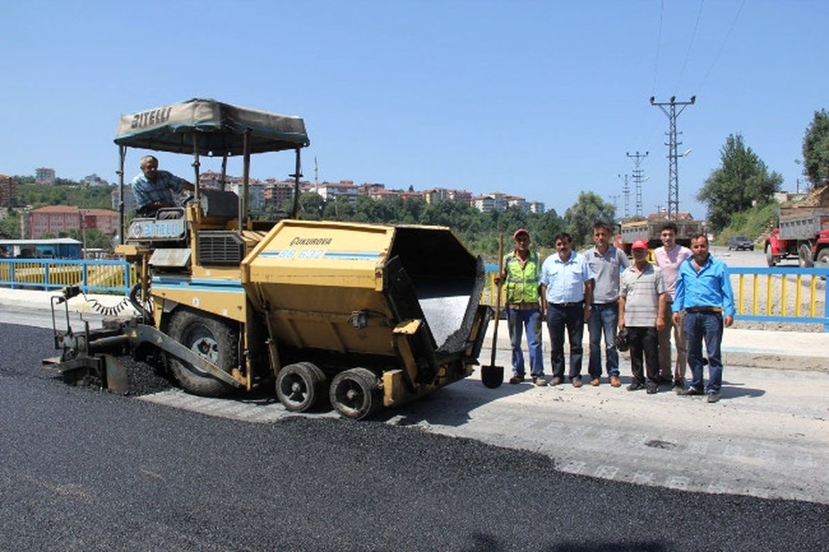 Alaplı Fatih Köprüsünde Asfalt Çalışması