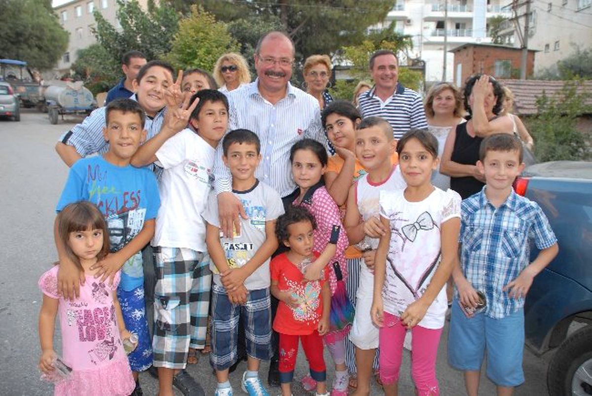 Başkan Altungün\'den Çocuklara Bayram Hediyesi