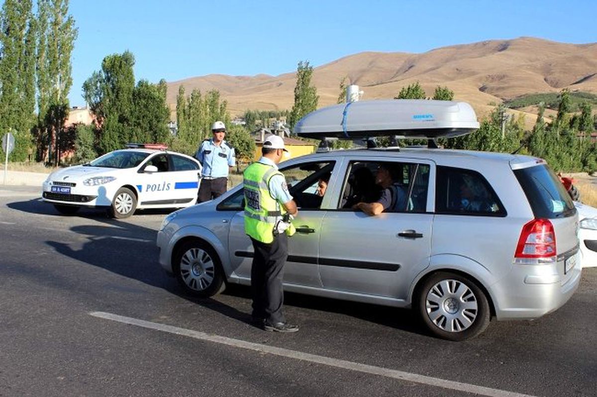 Bayram Nedeniyle Trafik Uygulamaları Arttı
