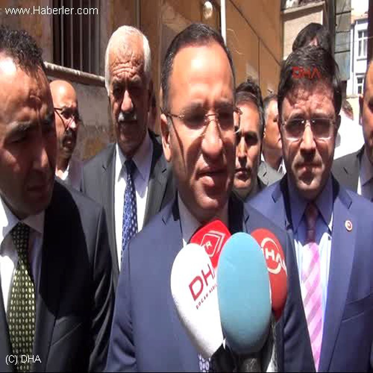 Bozdağ Cumhurbaşkanını Halkın Seçmesiyle Türkiye Fiilen Yarı Başkanlık Sistemine Geçer