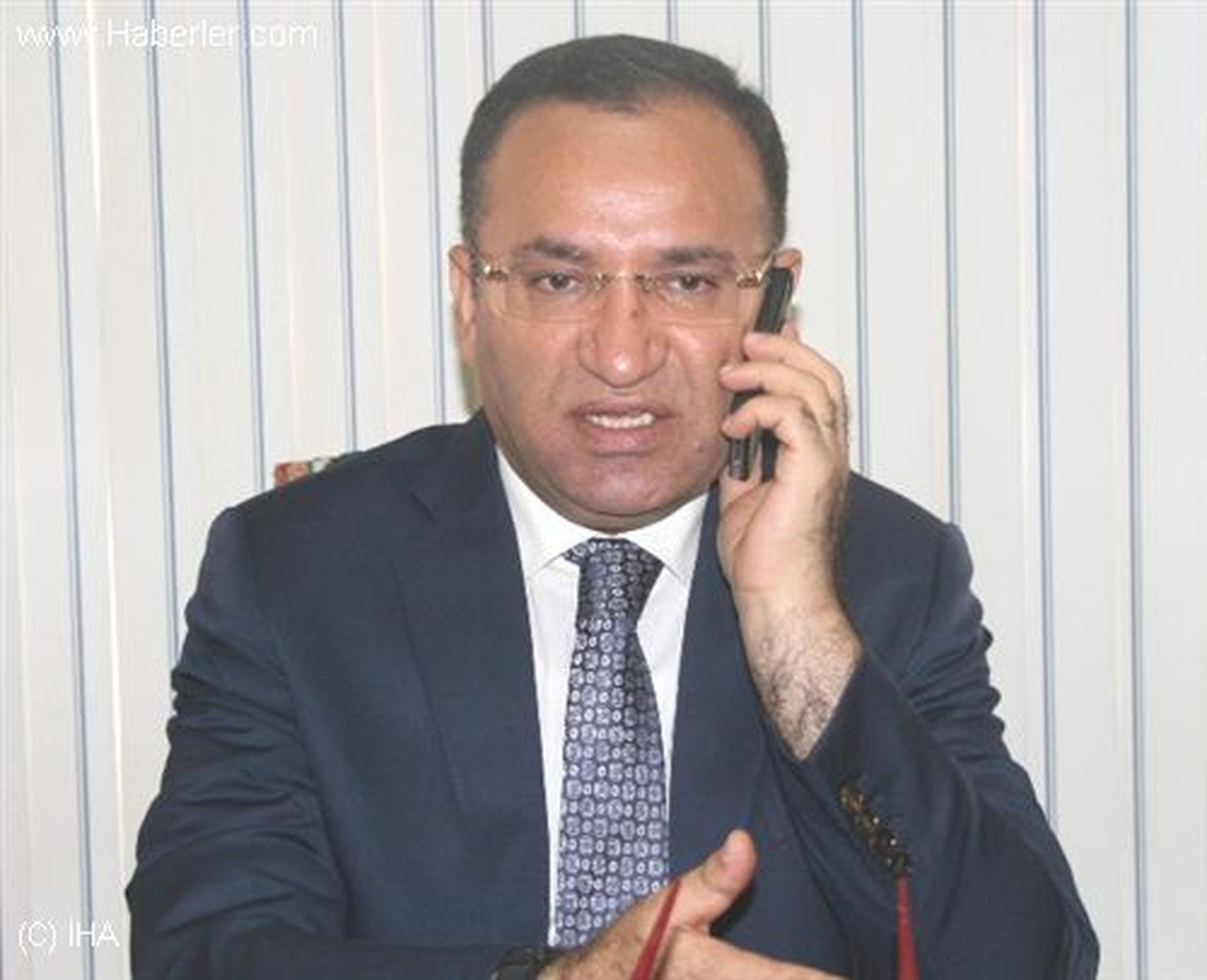 Bozdağ: "Cumhurbaşkanını Halkın Seçmesiyle Türkiye Fiilen Yarı Başkanlık Sistemine Geçer"