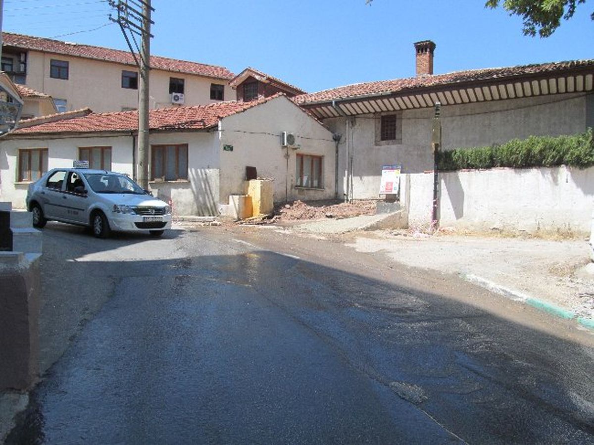 Çekirge\'de Kaplıca Suları Yollara Akıyor