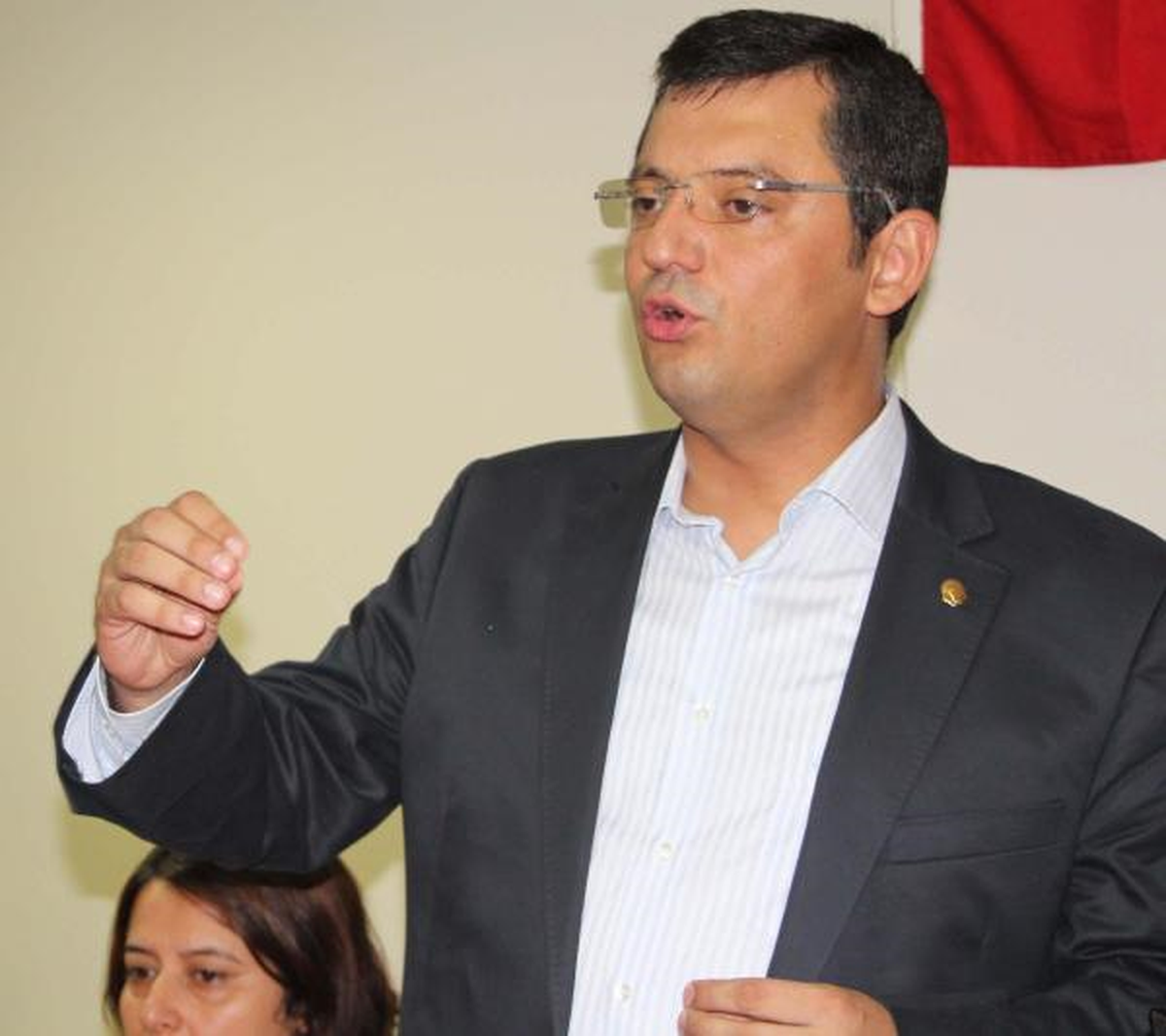CHP\'li Özel: Balbay ve Özkan, Arınç\'ı Bekliyor