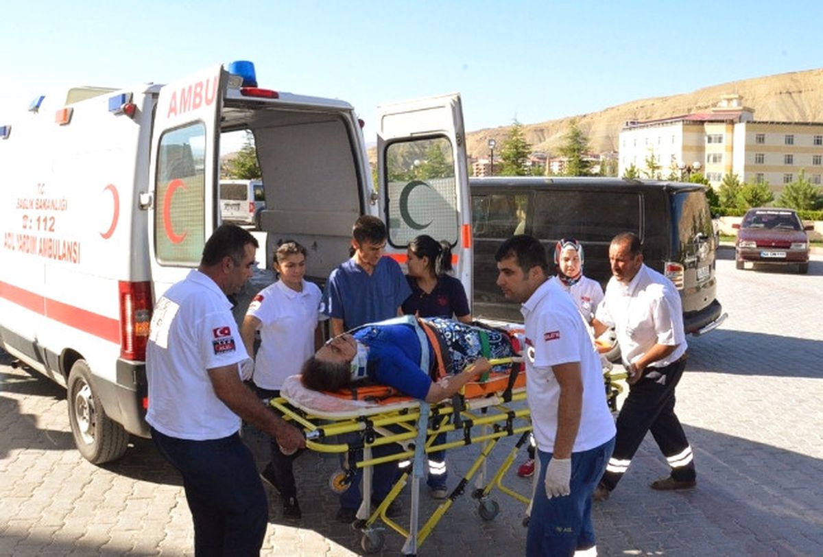 Düğün Yolunda Kaza: 10 Yaralı