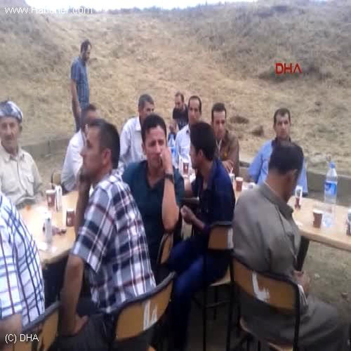 Derecik\'te Askerler Mini Konser Verdi