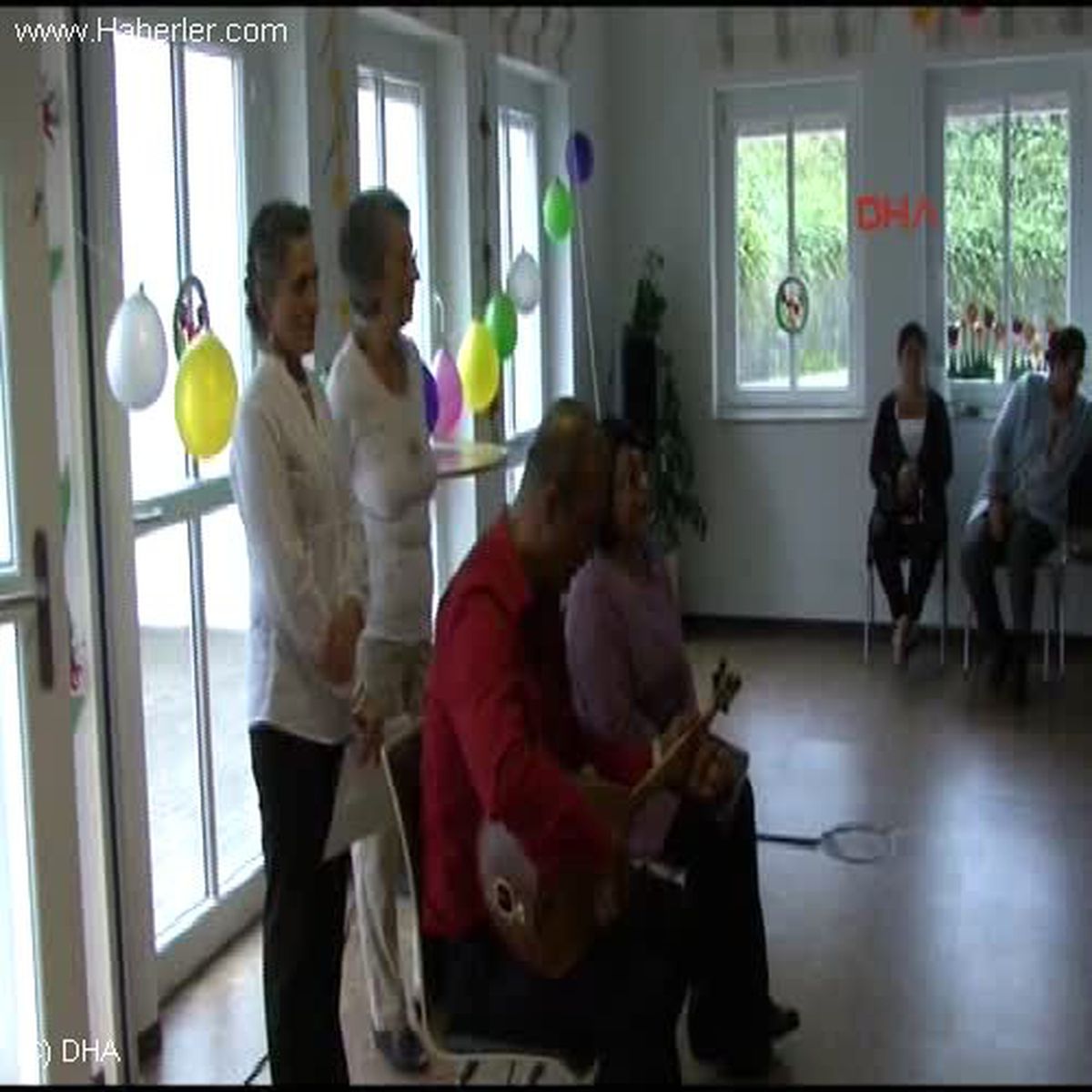 Hamburg\'da Huzurevinde Kalan Yurttaşlarımız Unutulmadı