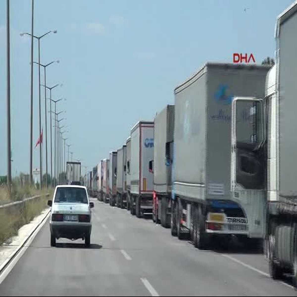 Kapıkule\'de 5, Hamzabeyli\'de 7 Kilometre Tır Kuyruğu