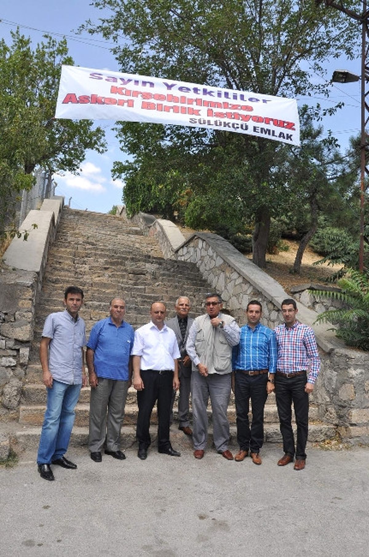 Kırşehir\'de Bir Esnaf Acemi Birliği Talebini Afişle Gösterdi