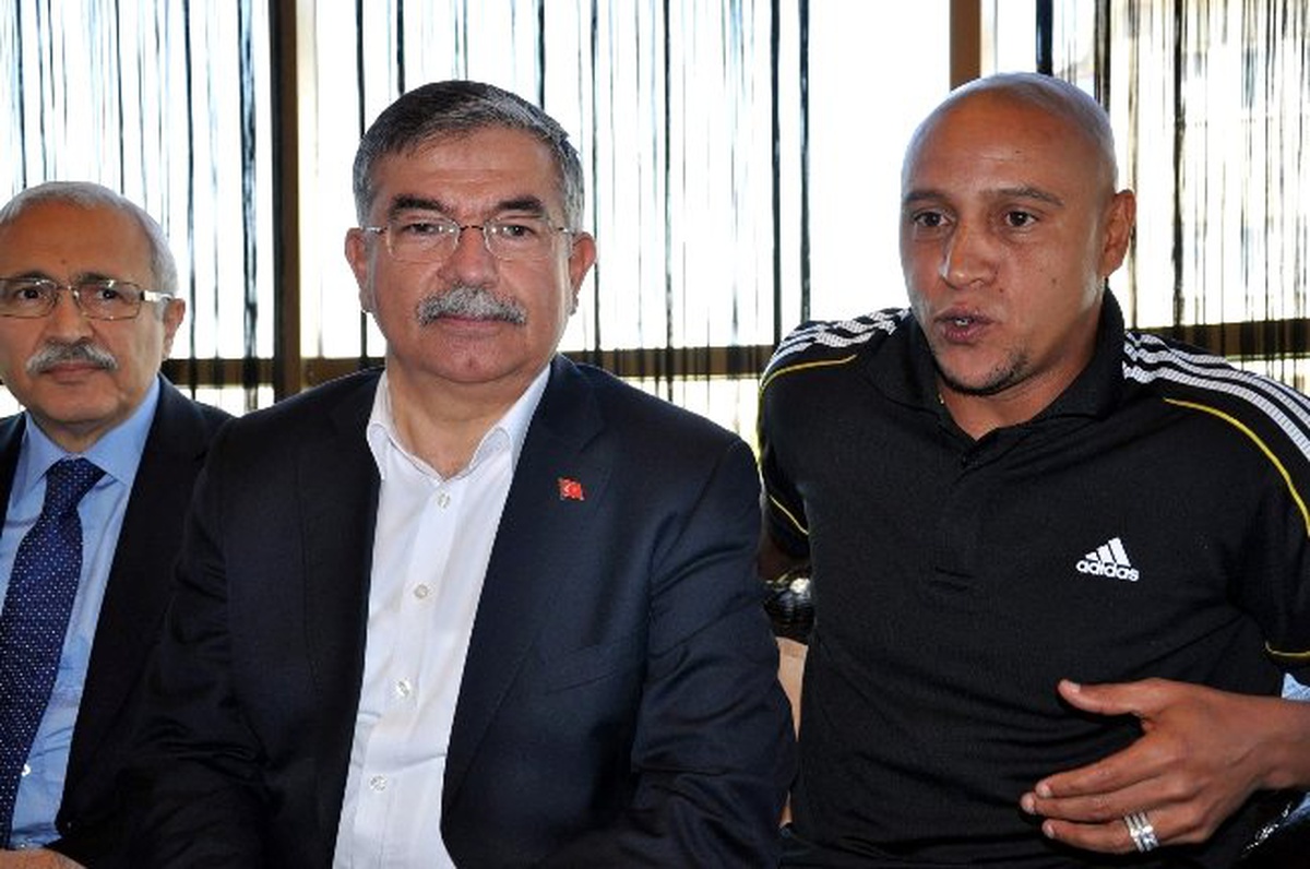 Milli Savunma Bakanı İsmet Yılmaz, Sivasspor\'u Ziyaret Etti