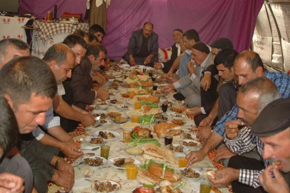 Şenyayla\'da 150 Kişiye Bayram Yemeği