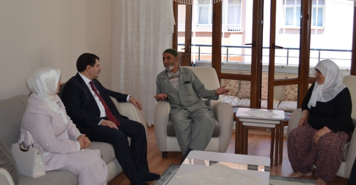 Vali Şahin, Şehit Ailesini Ziyaret Etti