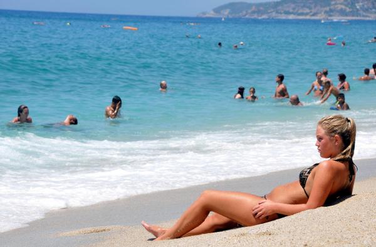 Alanya Sahillerinde Bayram Bereketi