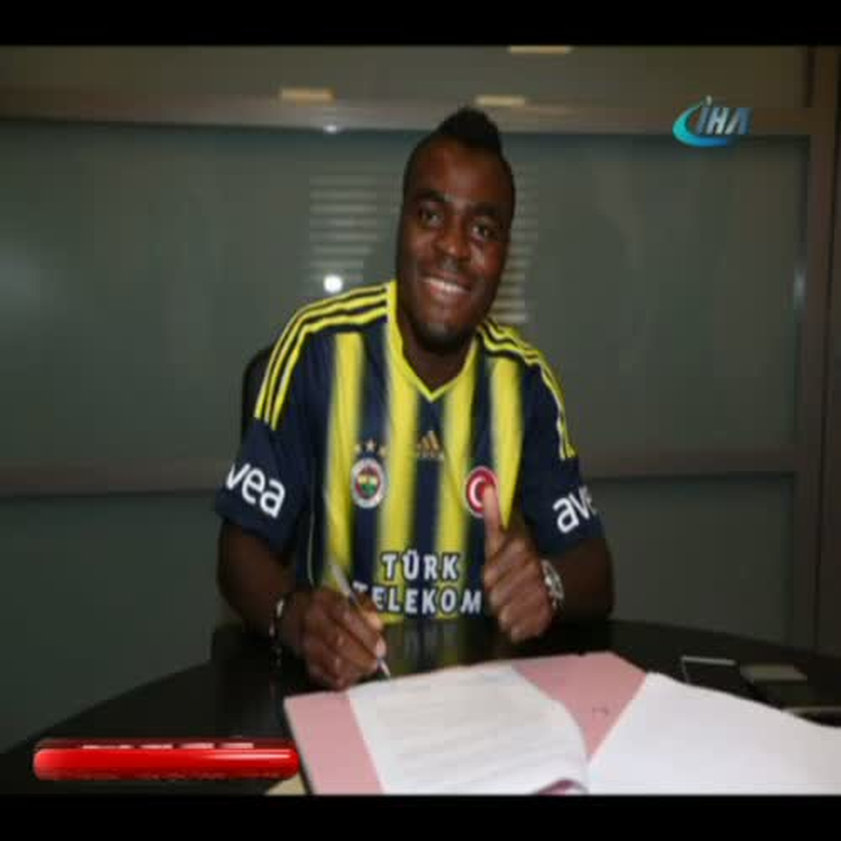 Emmanuel Emenike 4 Yıllık İmzayı Attı