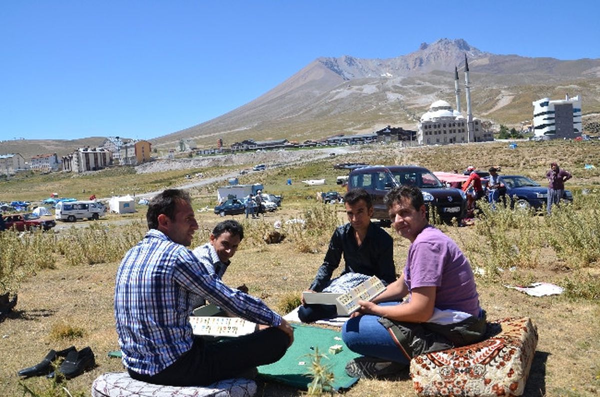 Erciyes Manzaralı Okey Keyfi