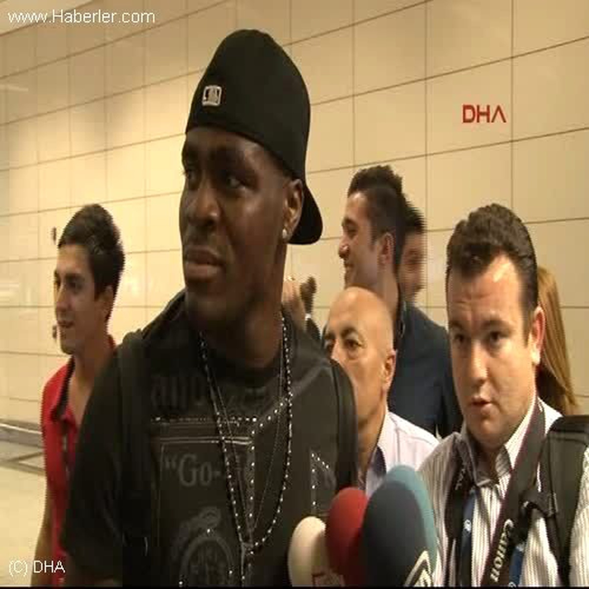 Fenerbahçe, Emenike ile 4 Yıllık Anlaşma Sağladı