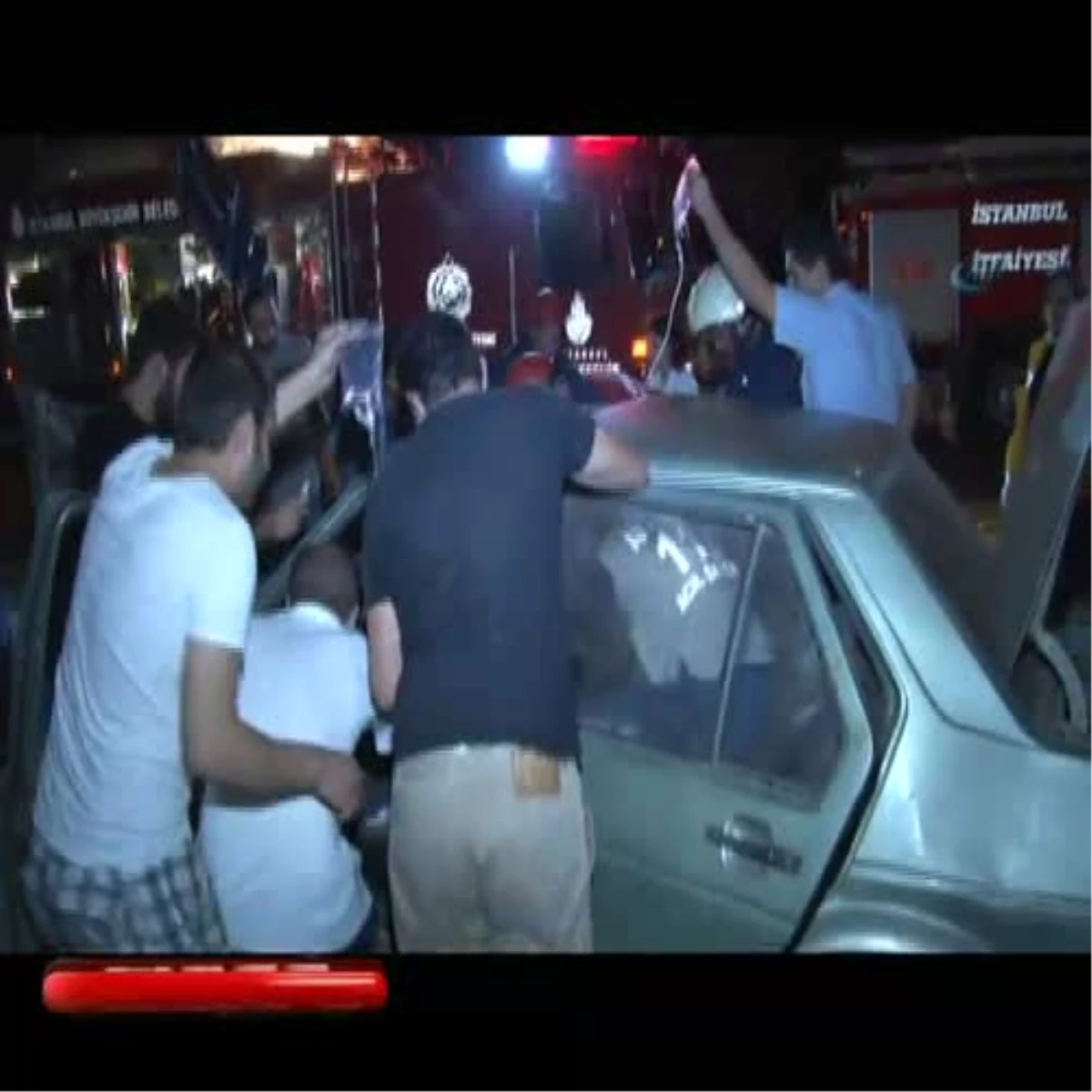 İstanbul\'da Hız Felaketi: 2 Yaralı