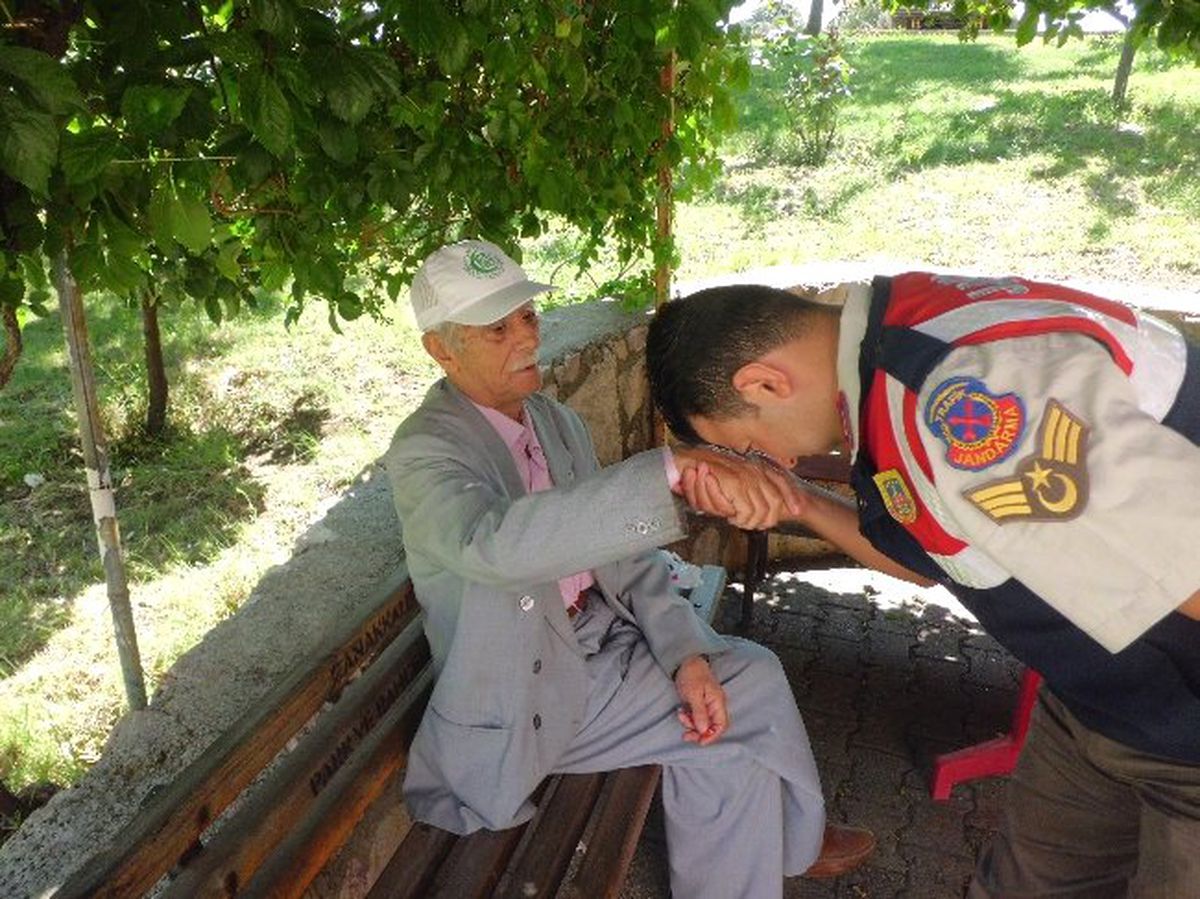 Jandarma\'dan Anlamlı Davranış