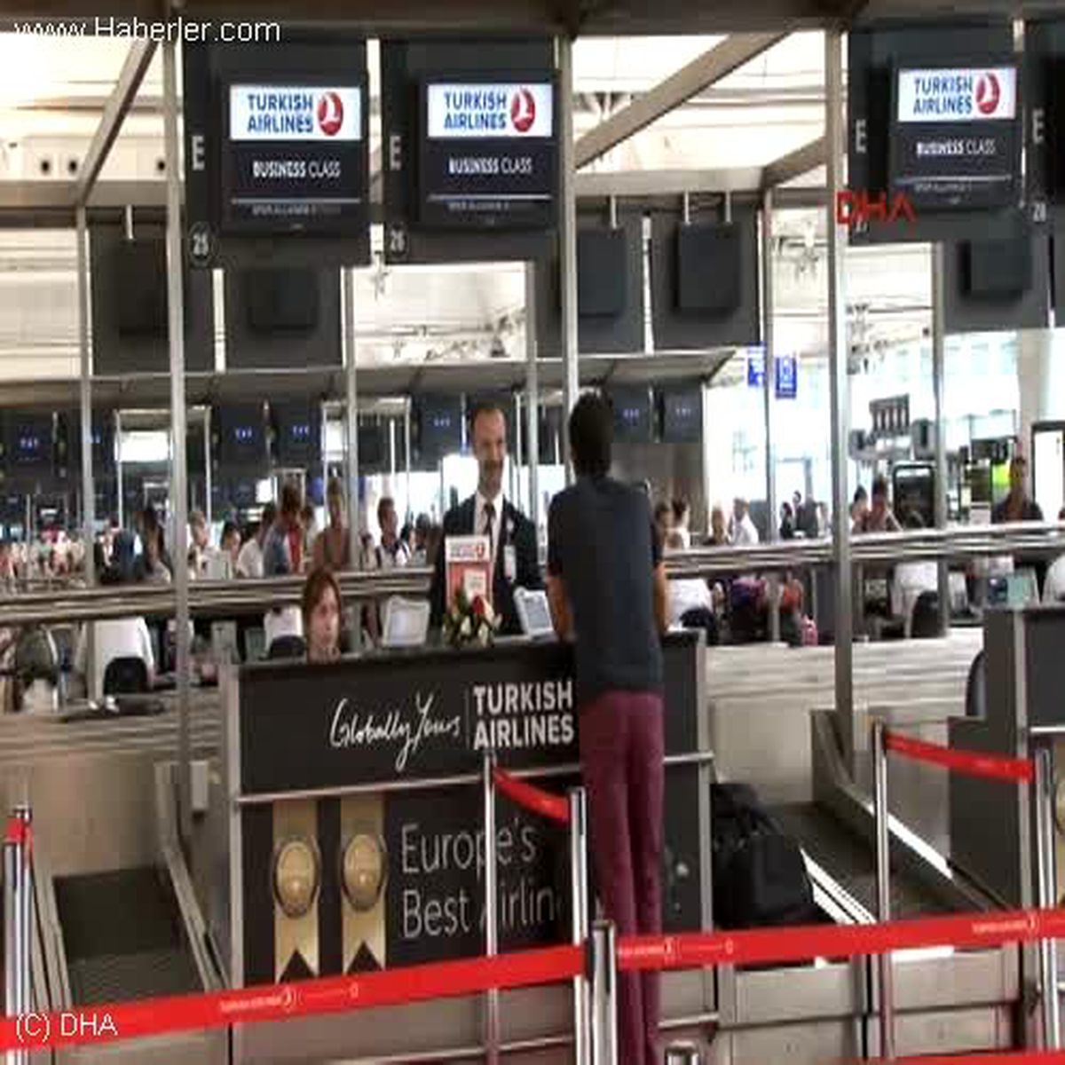 Kenan İmirzalıoğlu Barcelona\'ya Gitti