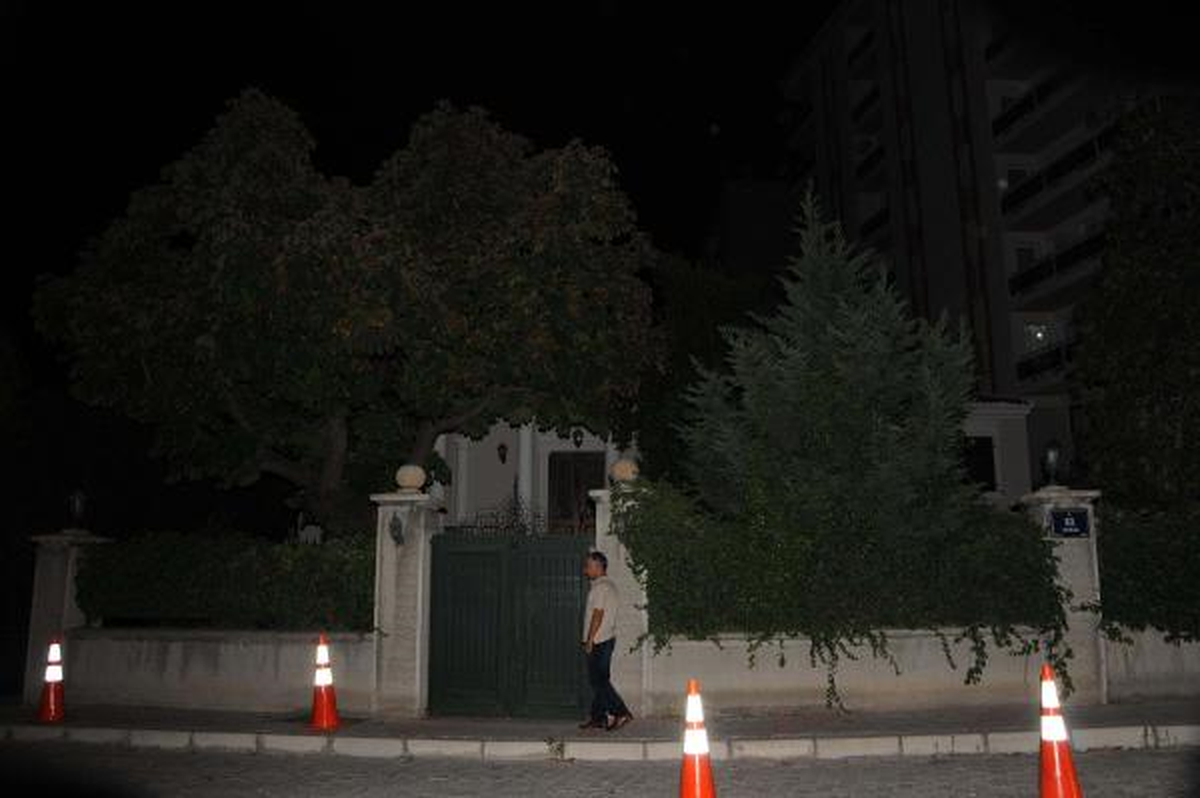 Kocaoğlu\'nun Evine Girmeye Çalışanın Kimliği Belirlenemedi