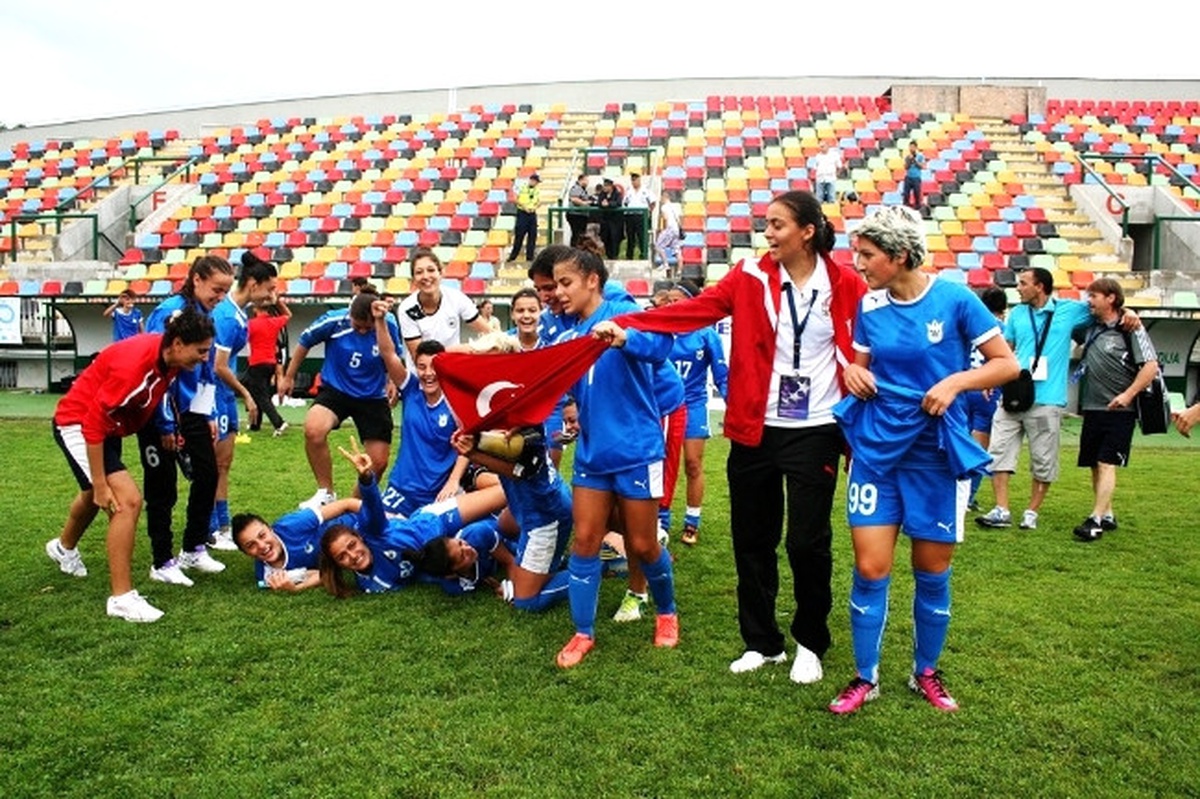 Konak Belediyespor Bosna\'da Tarih Yazdı