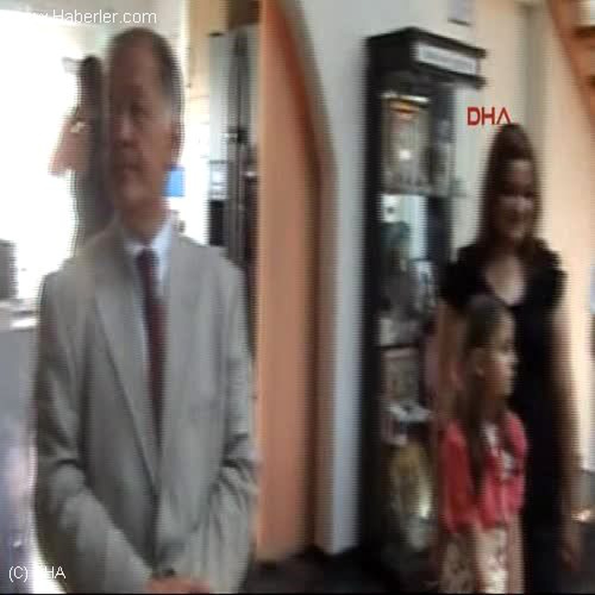 Kosova\'daki Türkiye Büyükelçisi Songül Ozan Bayramlaşma Töreni Düzenledi