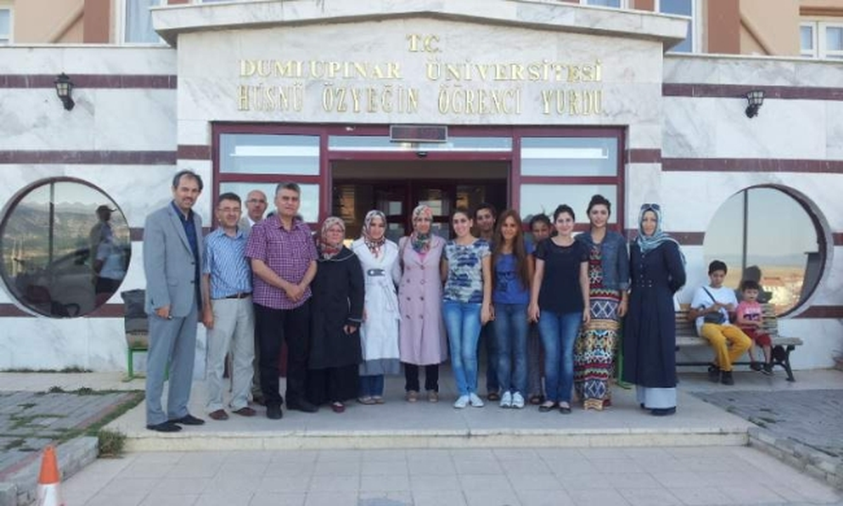 Memleketlerine Gidemeyen Öğrencilerle Yurtta Bayramlaştı
