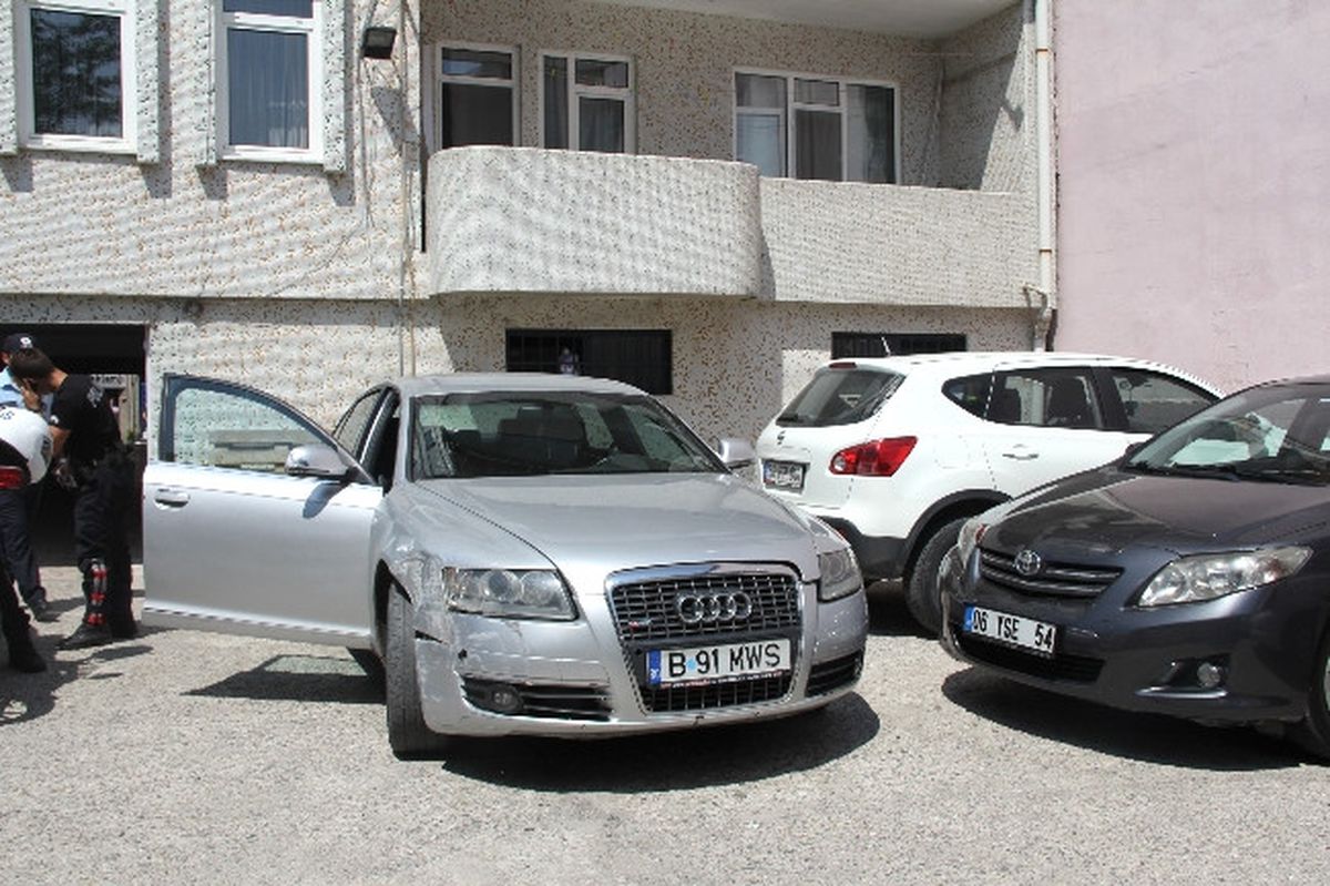 Polisten Kaçan Sürücü Aracını Terk Edip Kaçtı