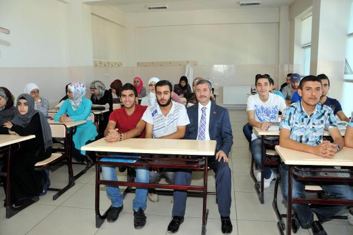 Türkçe Öğrenen Suriyeli Öğrenciler Üniversiteye Hazırlanıyor