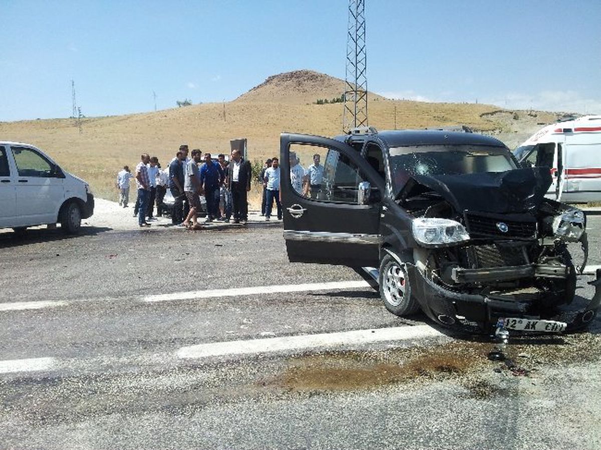 Van\'da Trafik Kazası; 5 Yaralı