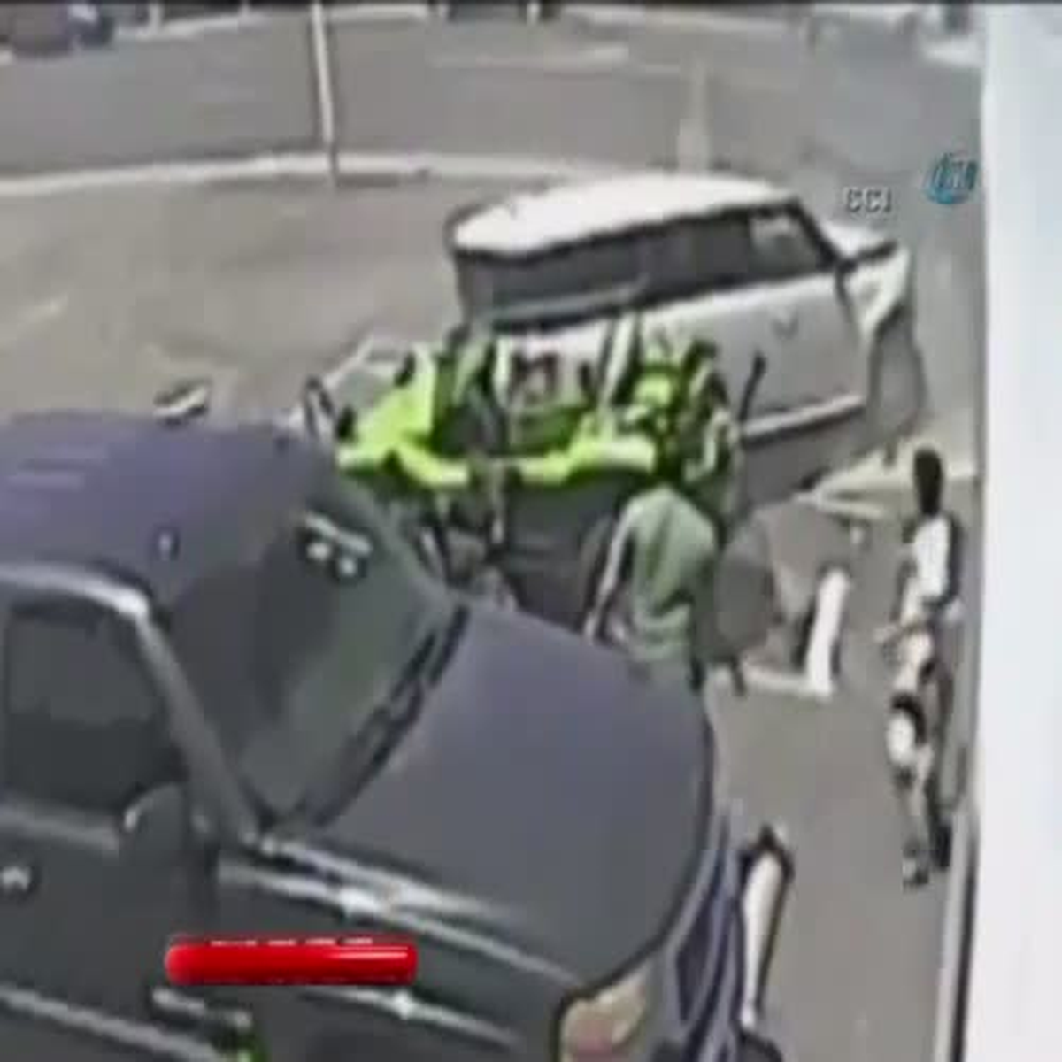 ABD\'de Bir Otomobil Otoparktaki Araca Böyle Çarptı