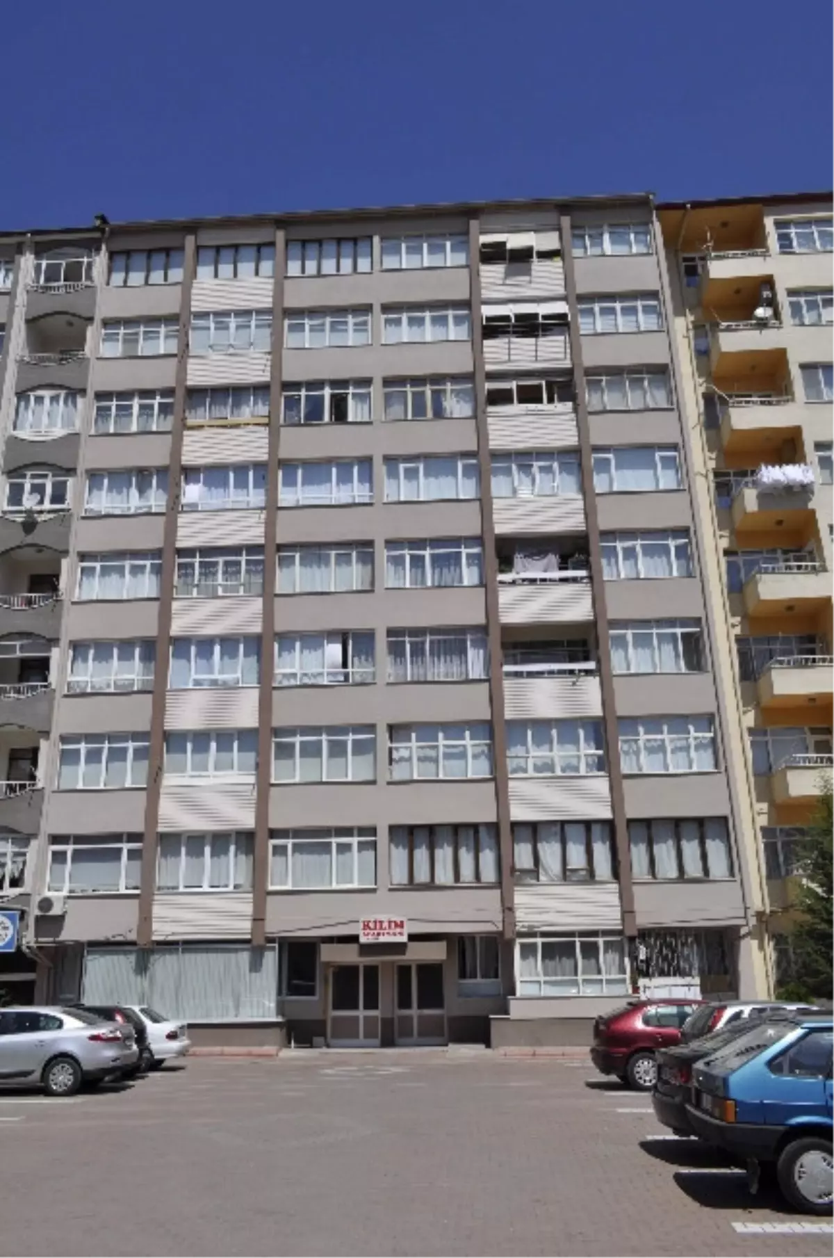 Anne ile Oğlu İntihar Mektubu Yazarak 6. Kattan Atladı