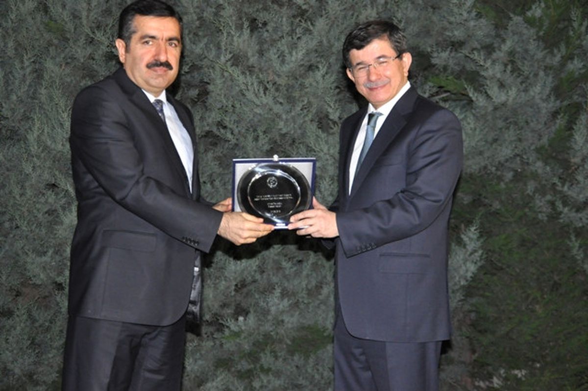 Bakan Davutoğlu Veda Yemeği Verdi
