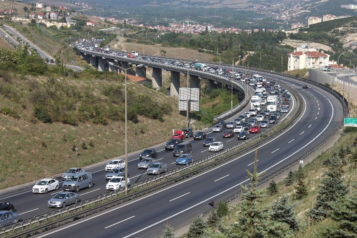 Bayram Dönüşü Trafik Çilesi