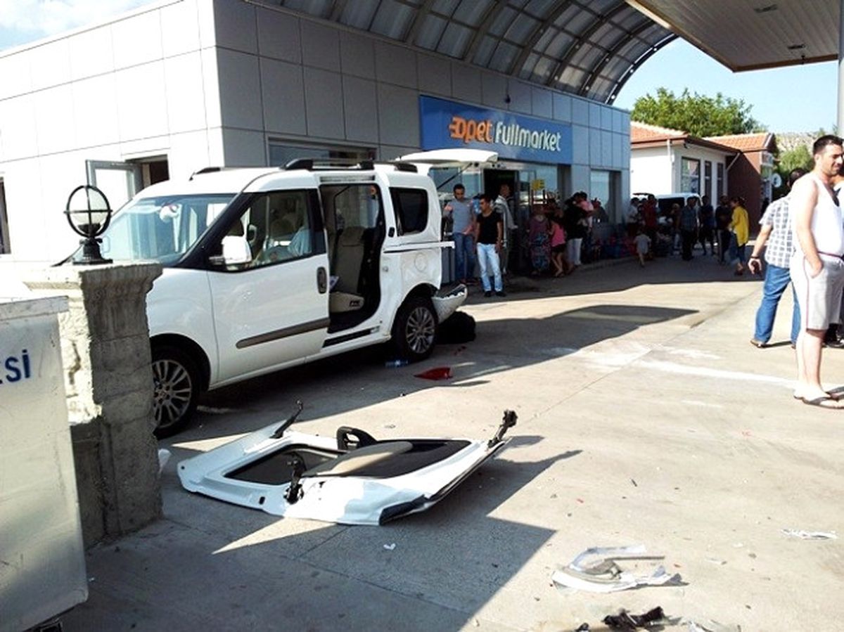 Benzinlikte Trafik Kazası: 1 Yaralı