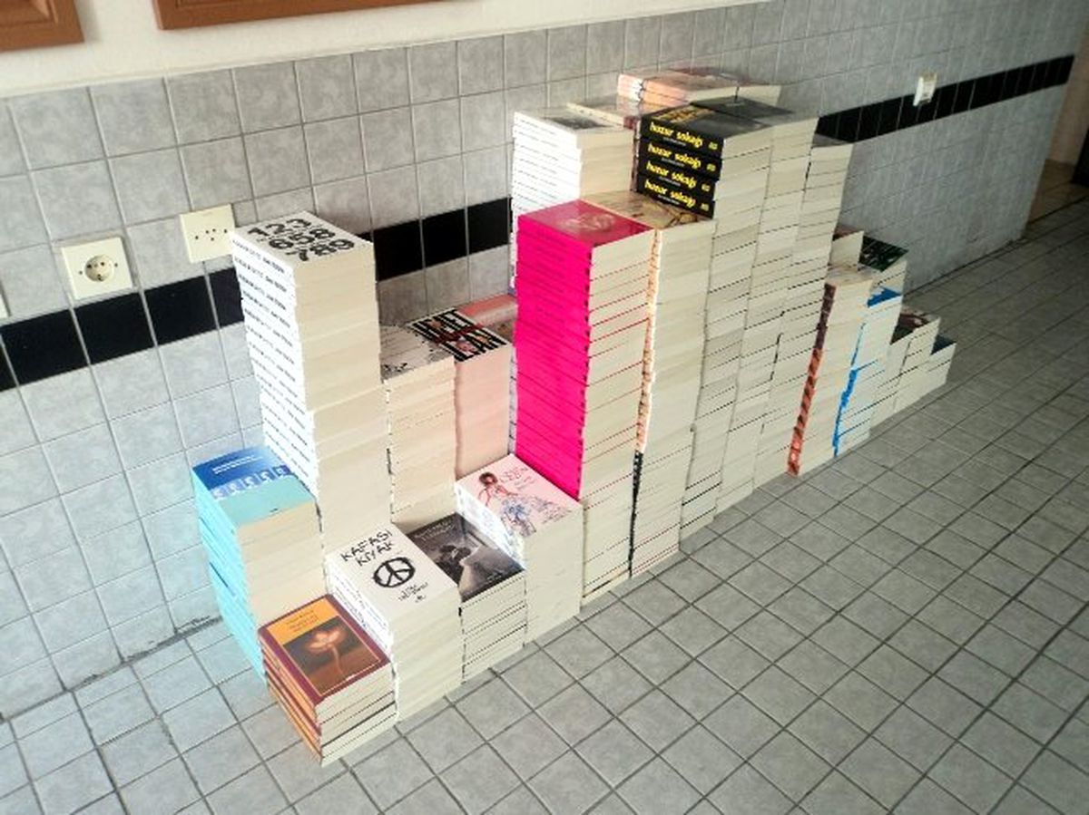Buharkent\'te 604 Adet Korsan Kitap Ele Geçirildi