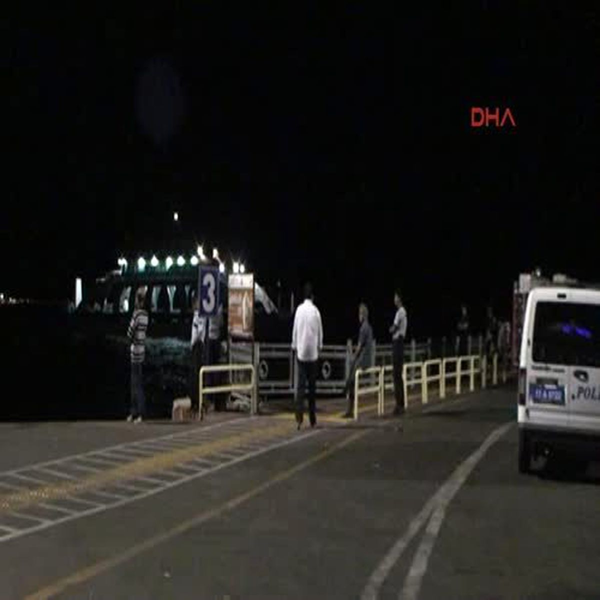 Çanakkale\'de Denize Atlayan Kişi Kayboldu