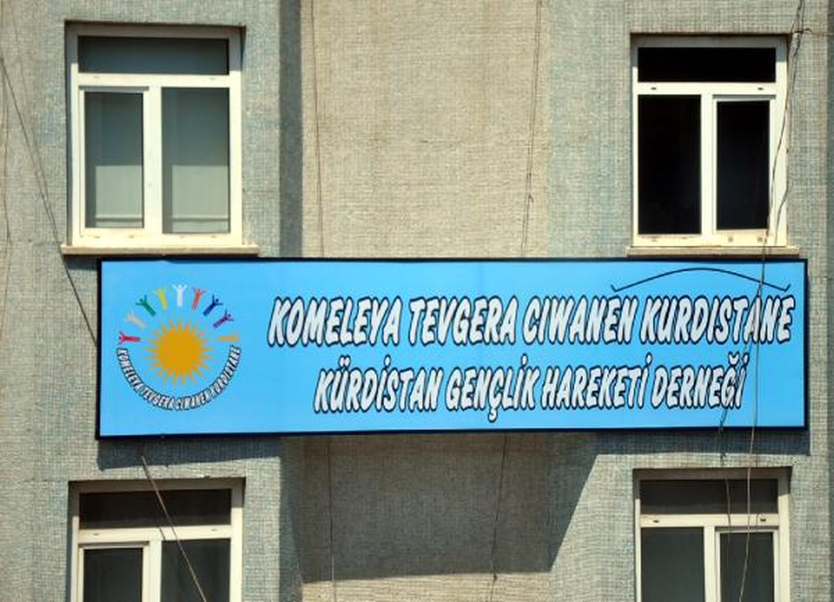Diyarbakır\'da İlk Kez\'Kürdistan\' Yazılı Tabela Asıldı