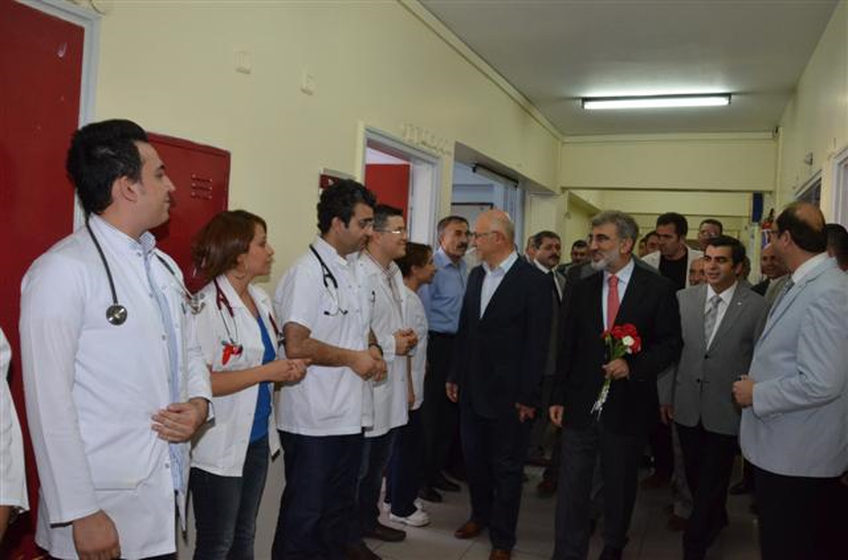 Enerji Bakanı Taner Yıldız Bayram Programları İçin Kayseri\'de