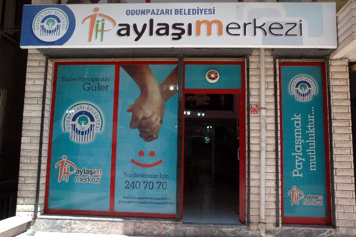 Eskişehir\'de 100 Bin Yoksula Giysi Yardımı