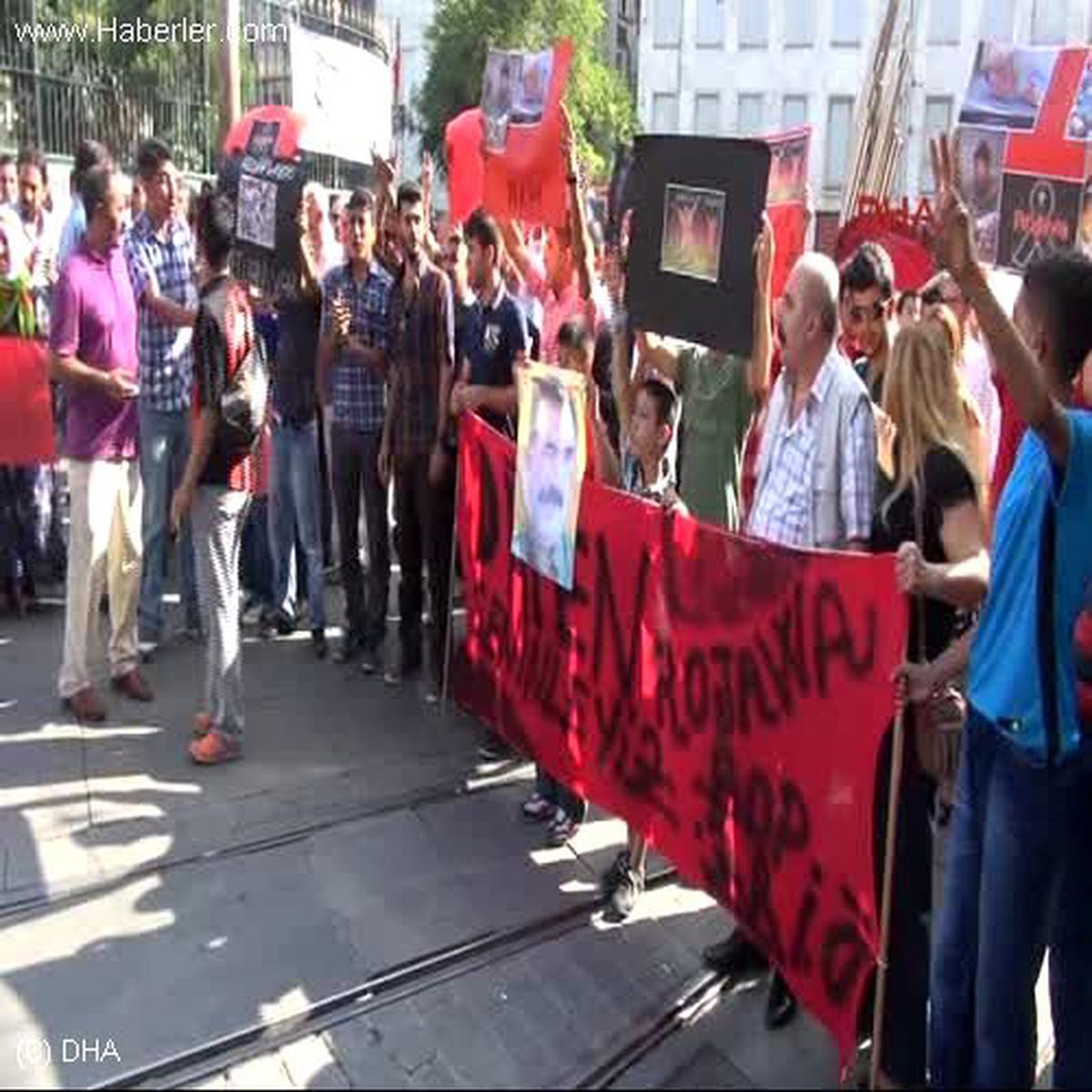 Galatasaray Meydanı\'nda \'Rojava\' Protestosu