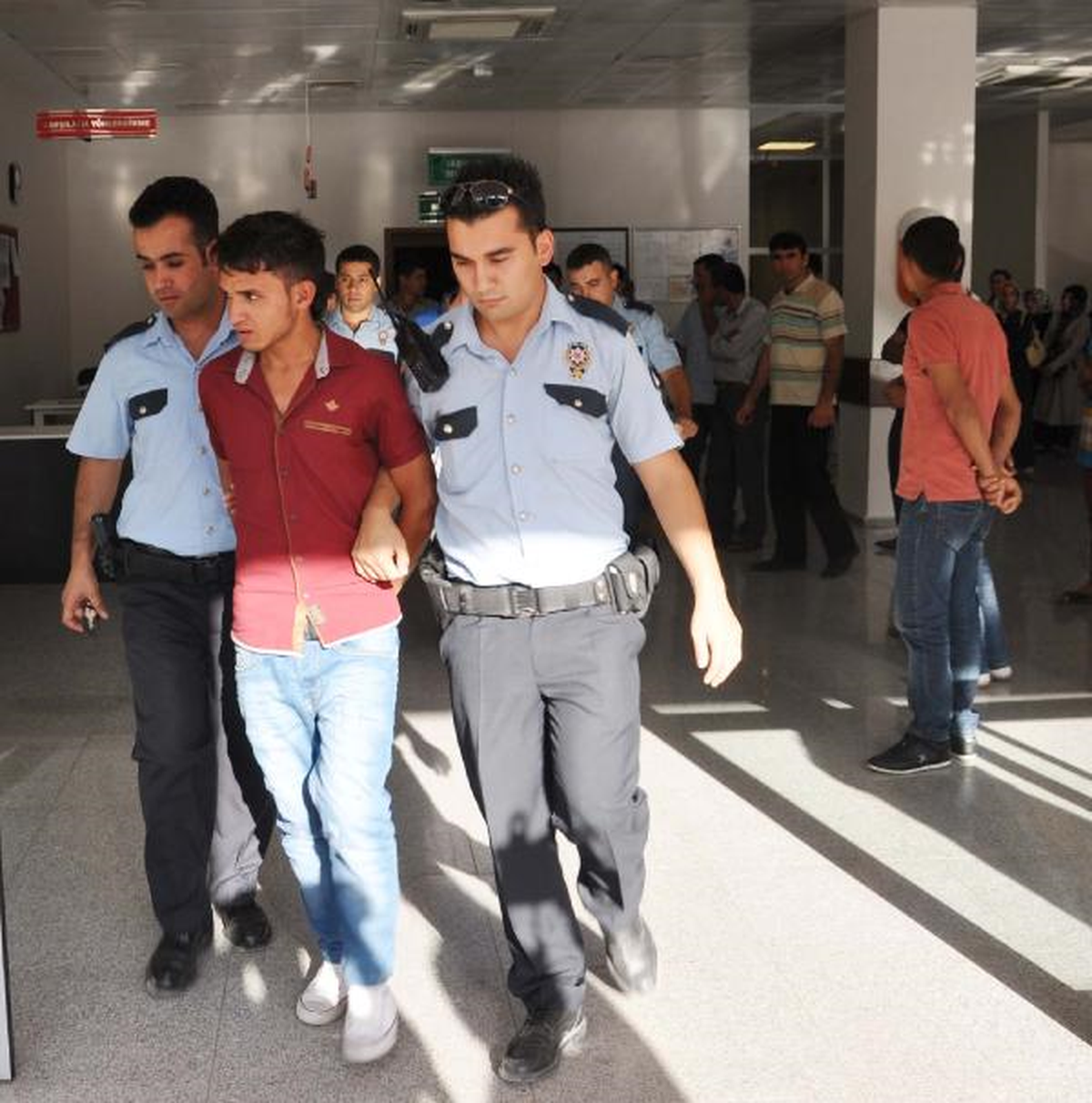 Gasp ve Cinsel Saldırı Şüphelisi 3 Kişi Gözaltına Alındı