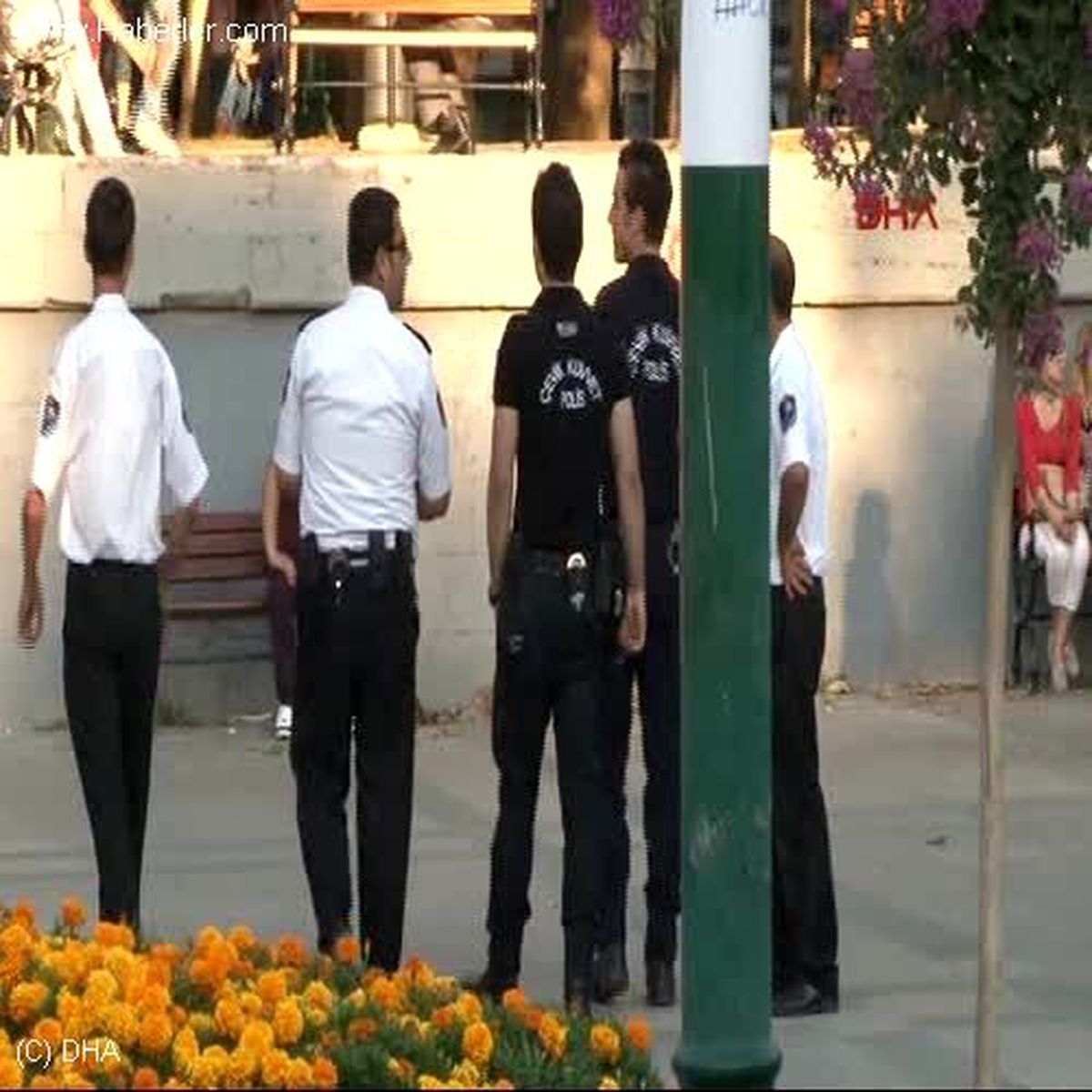 * Gezi Parkı Bayramın Son Günün Bayramlaşmalar Sahne Oldu.