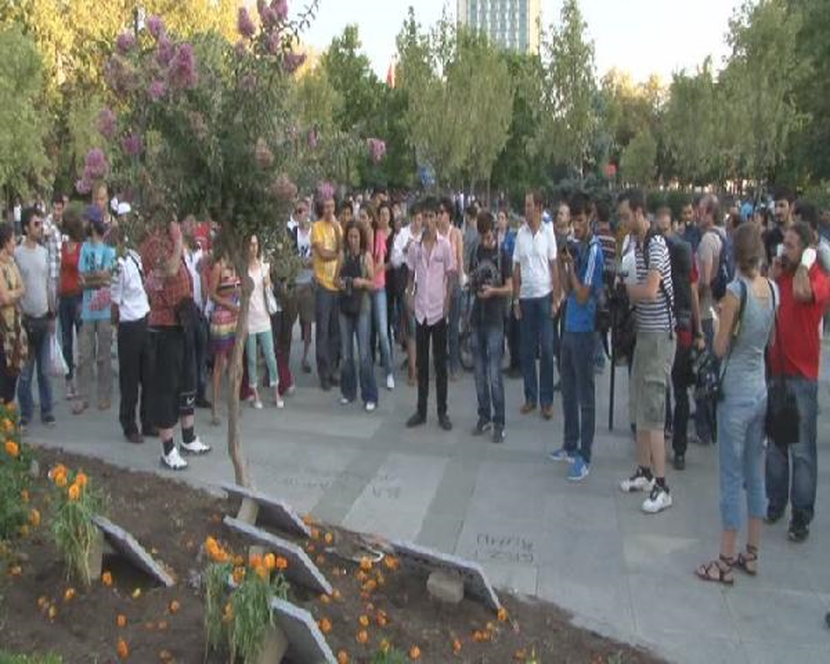 Gezi Parkı\'nda Bayramlaşma