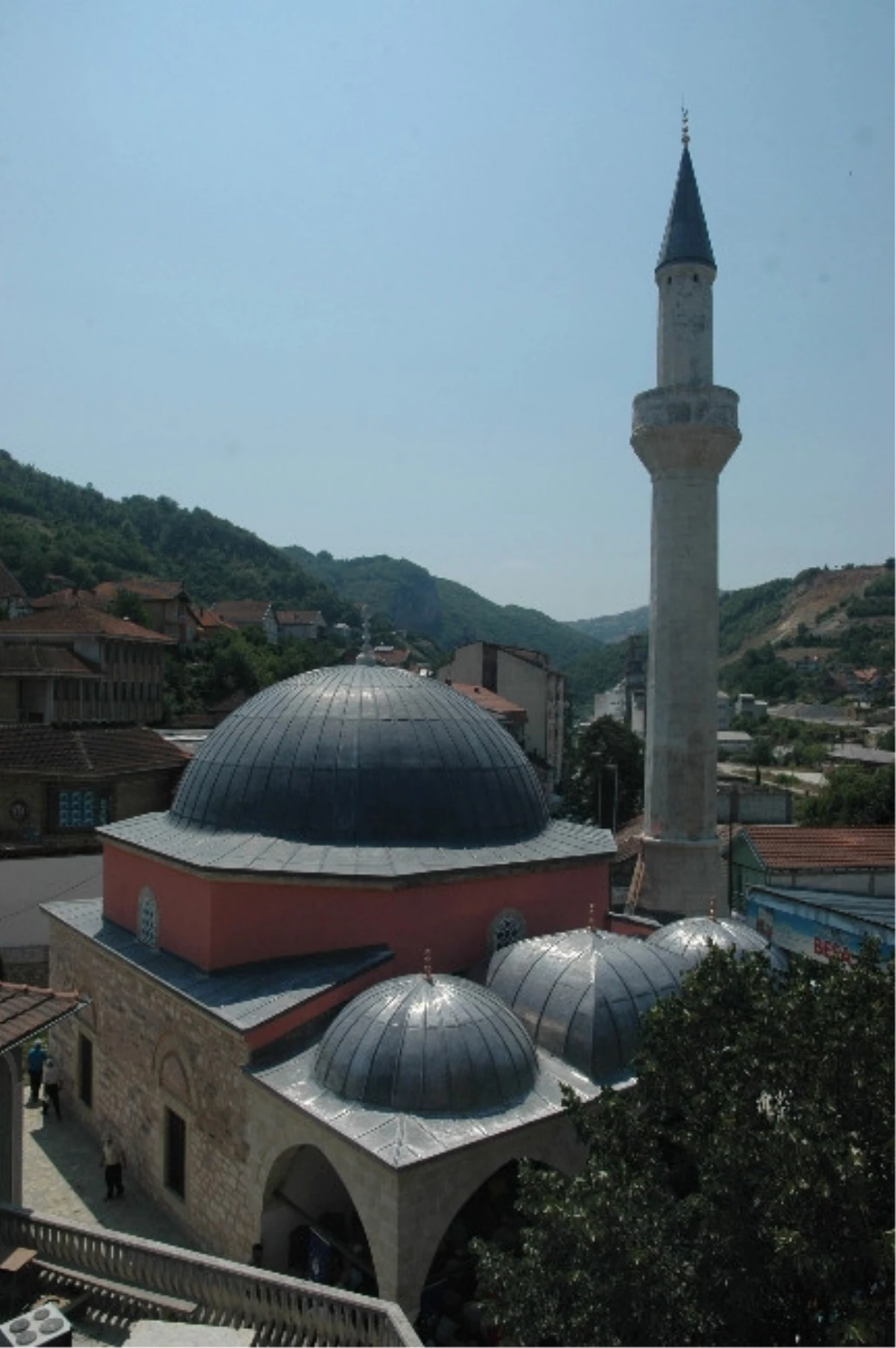 Kosova\'daki 419 Yıllık Osmanlı Camisini Ayağa Kaldırdılar